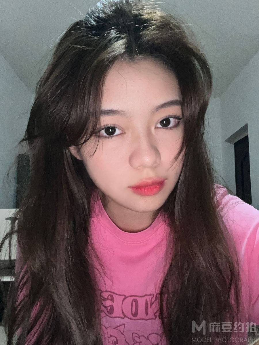 宝丽来模特