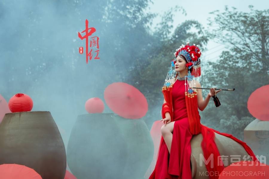 情绪模特