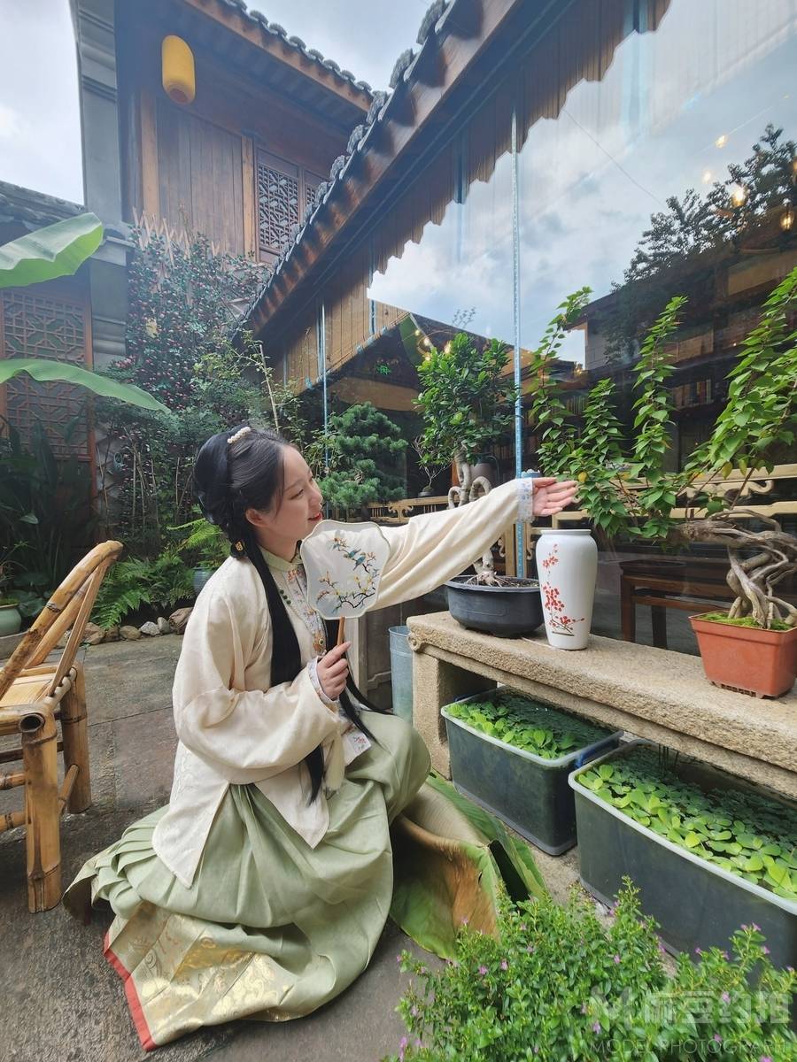 汉服模特