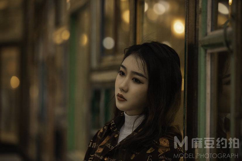 情绪模特