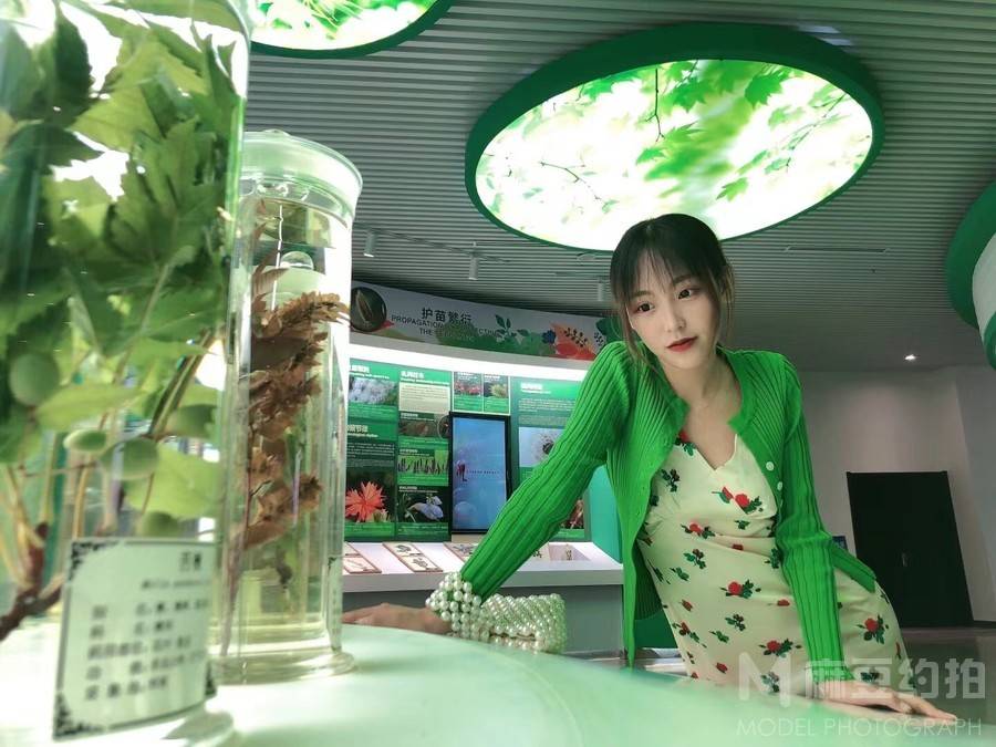 黑白模特