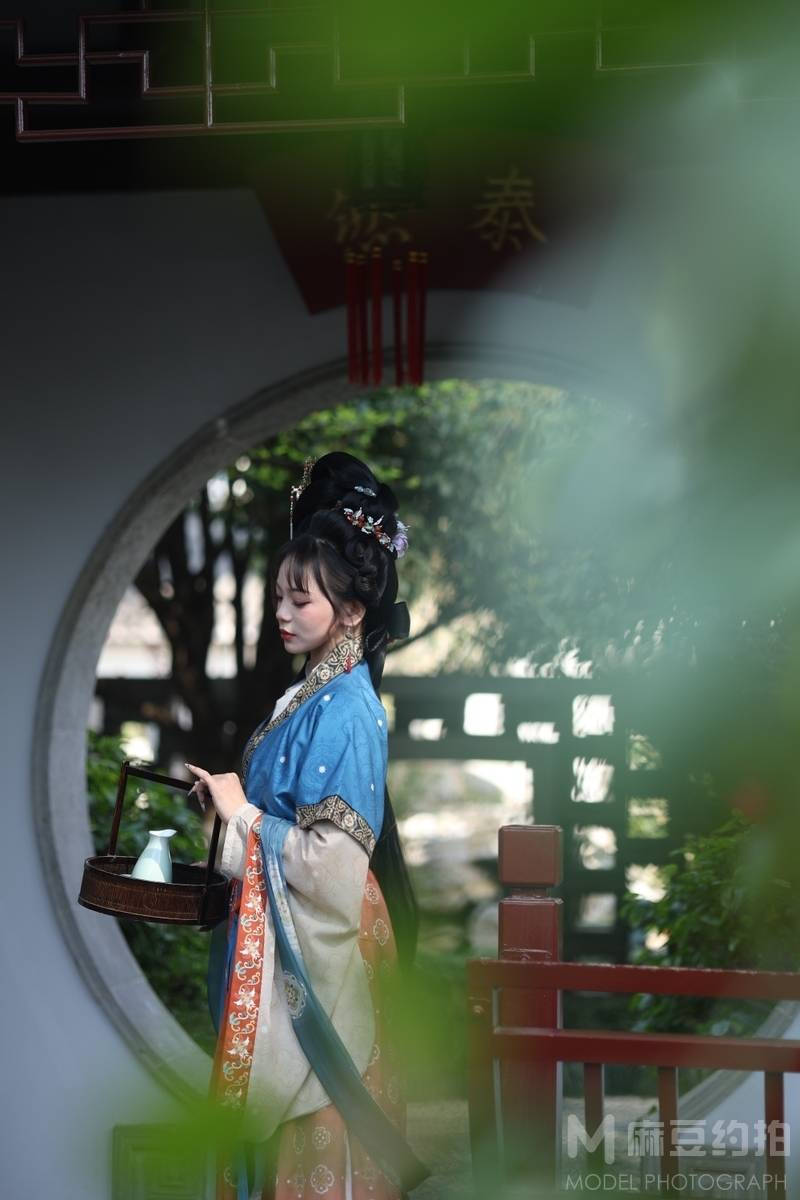 汉服模特
