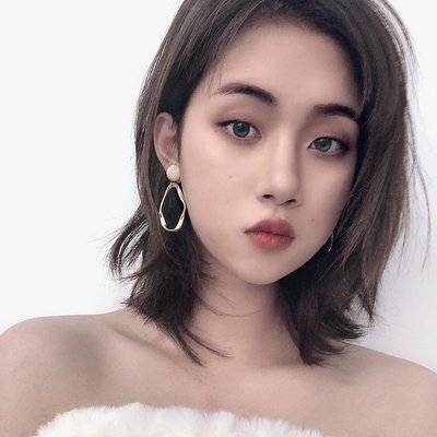 黑白模特