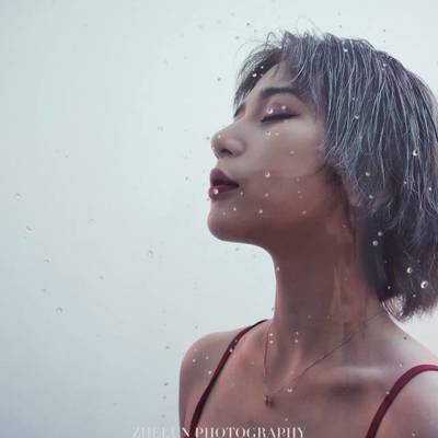 情绪模特
