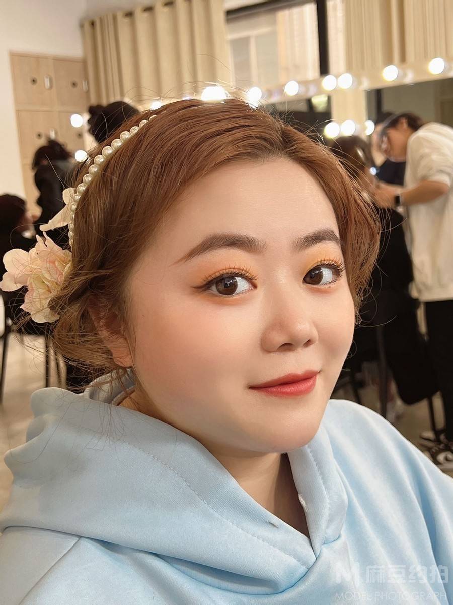 妆容模特