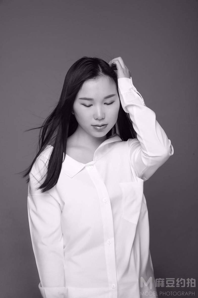 黑白模特