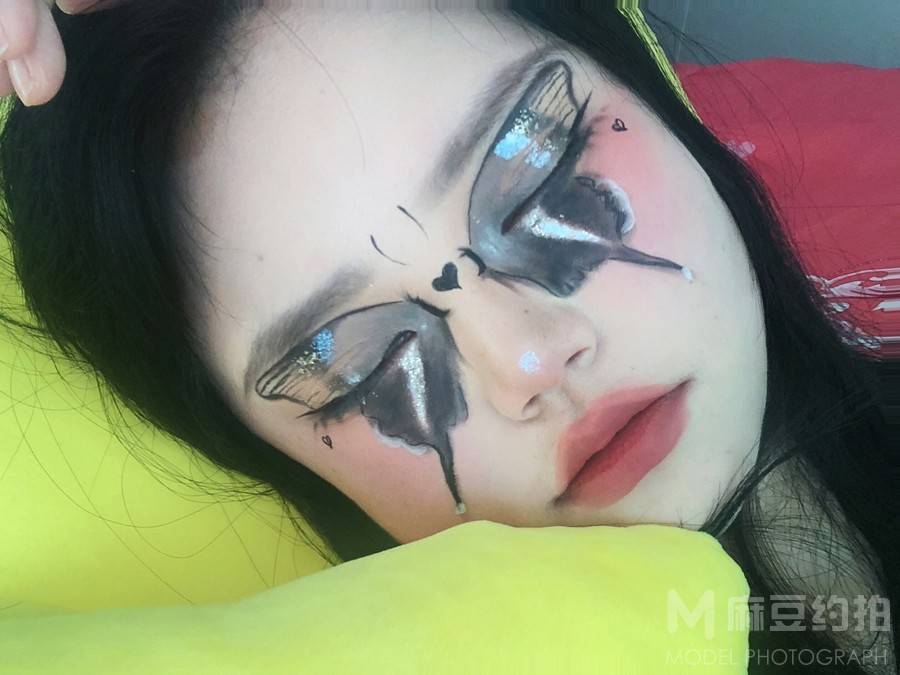 妆容模特