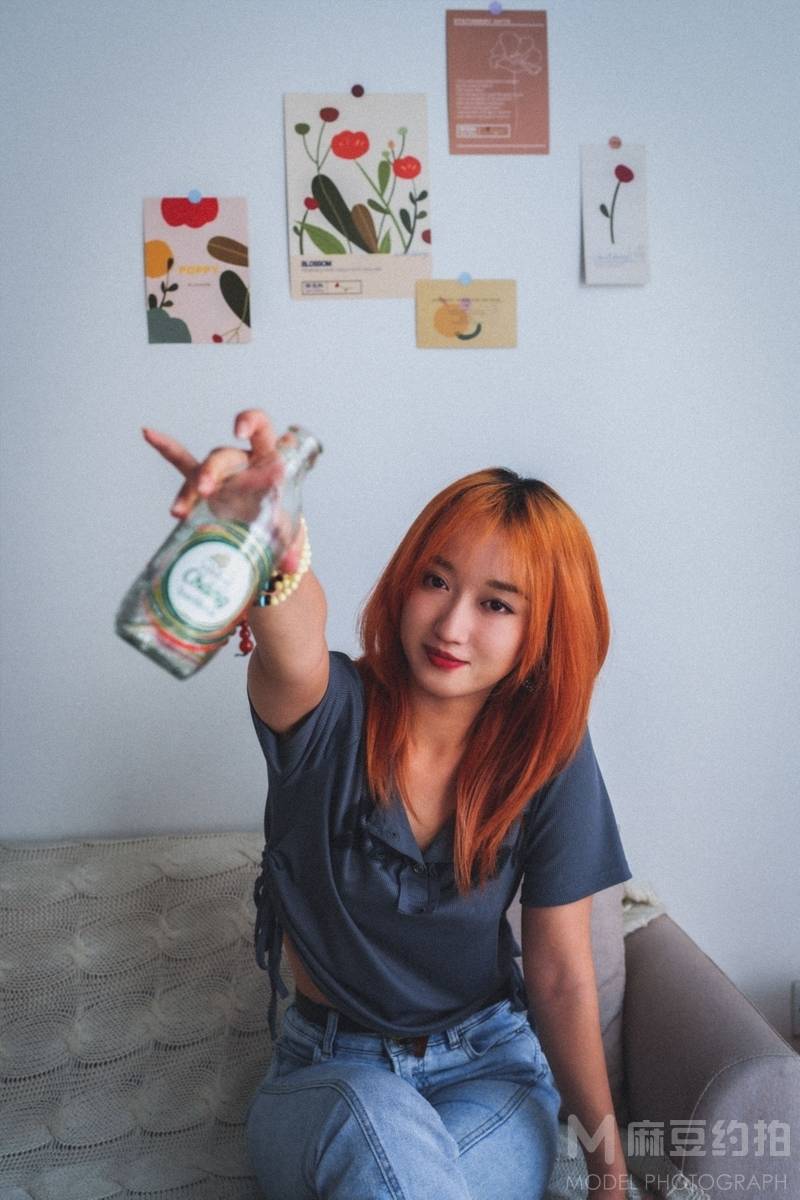 情绪模特