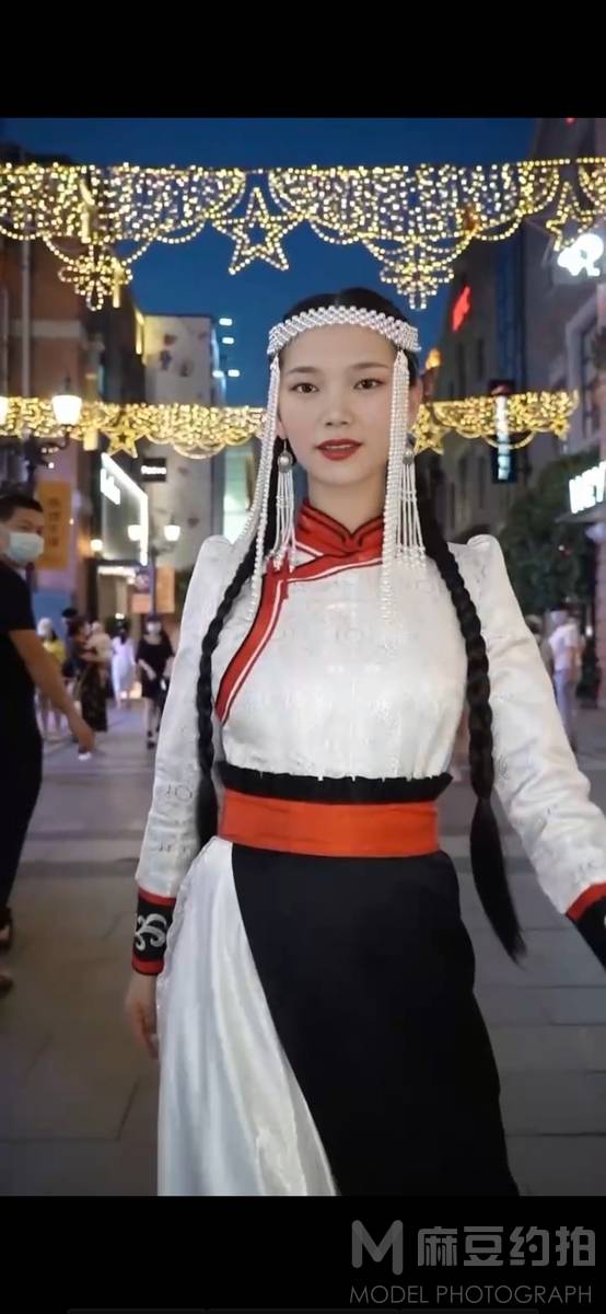 汉服模特
