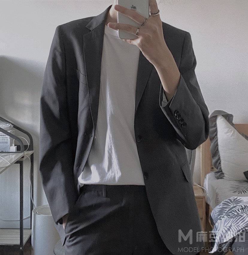 黑白模特