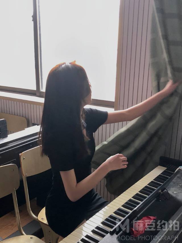 校园模特