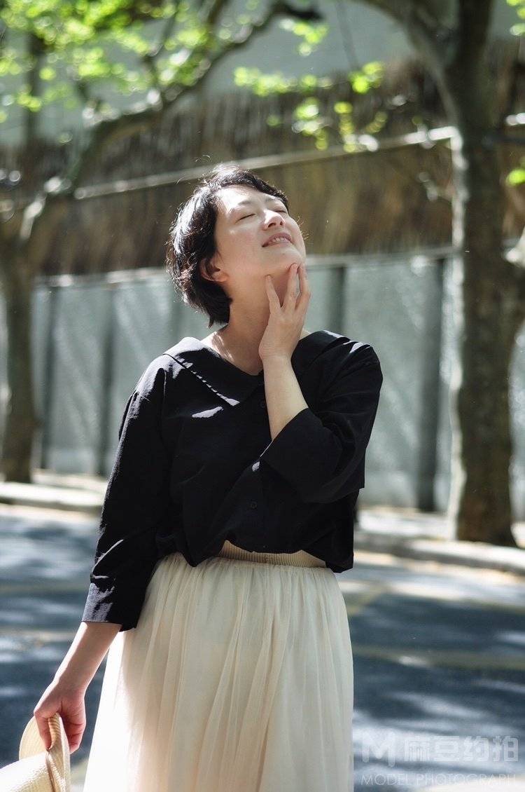 情绪模特