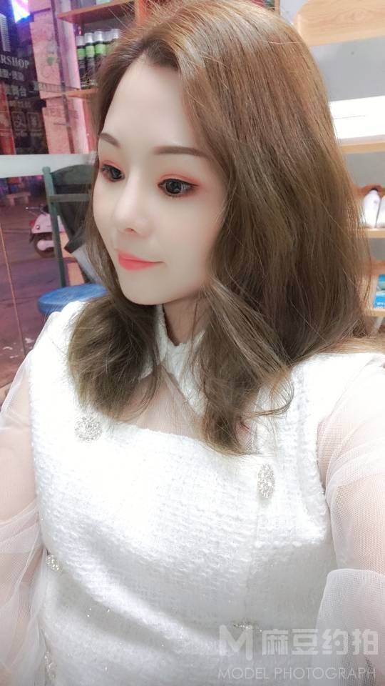 妆容模特