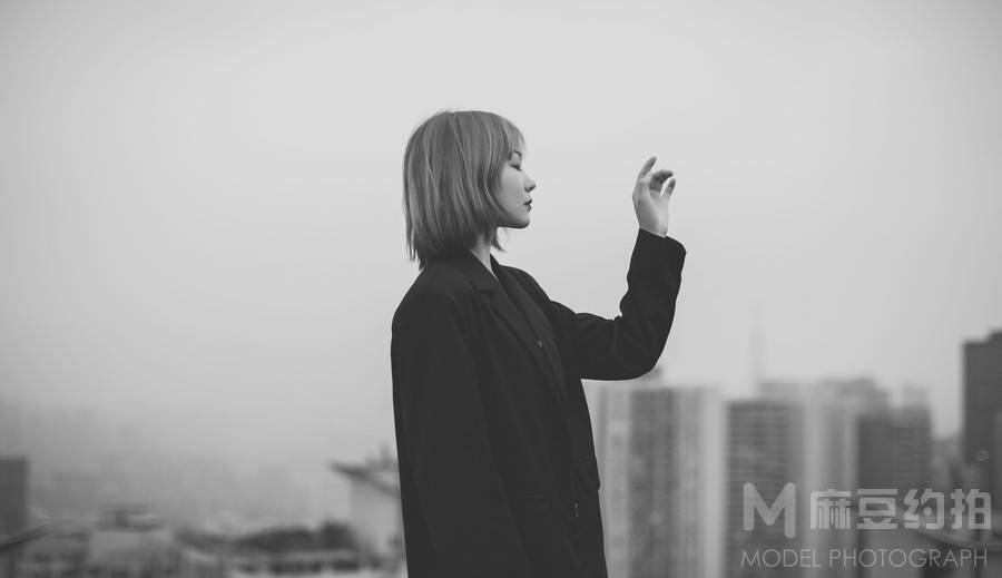黑白模特
