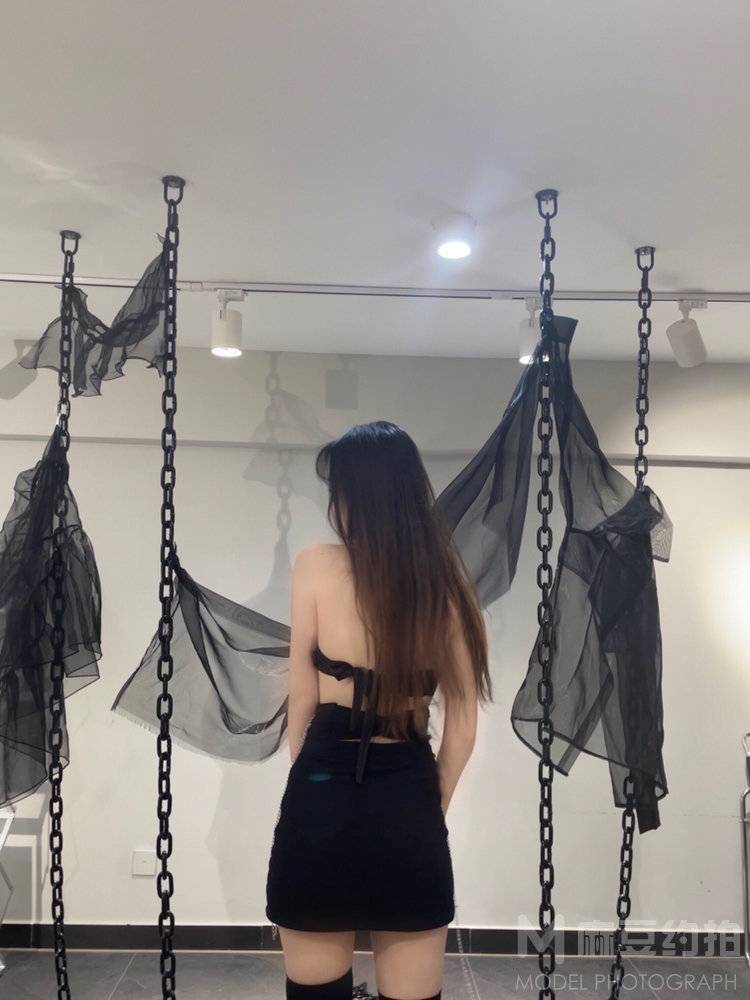 黑白模特