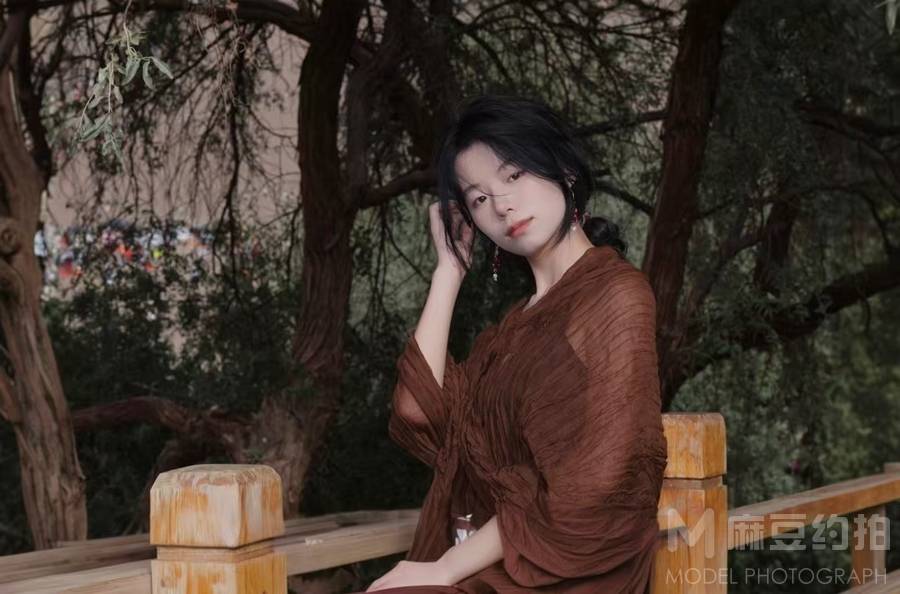 情绪模特