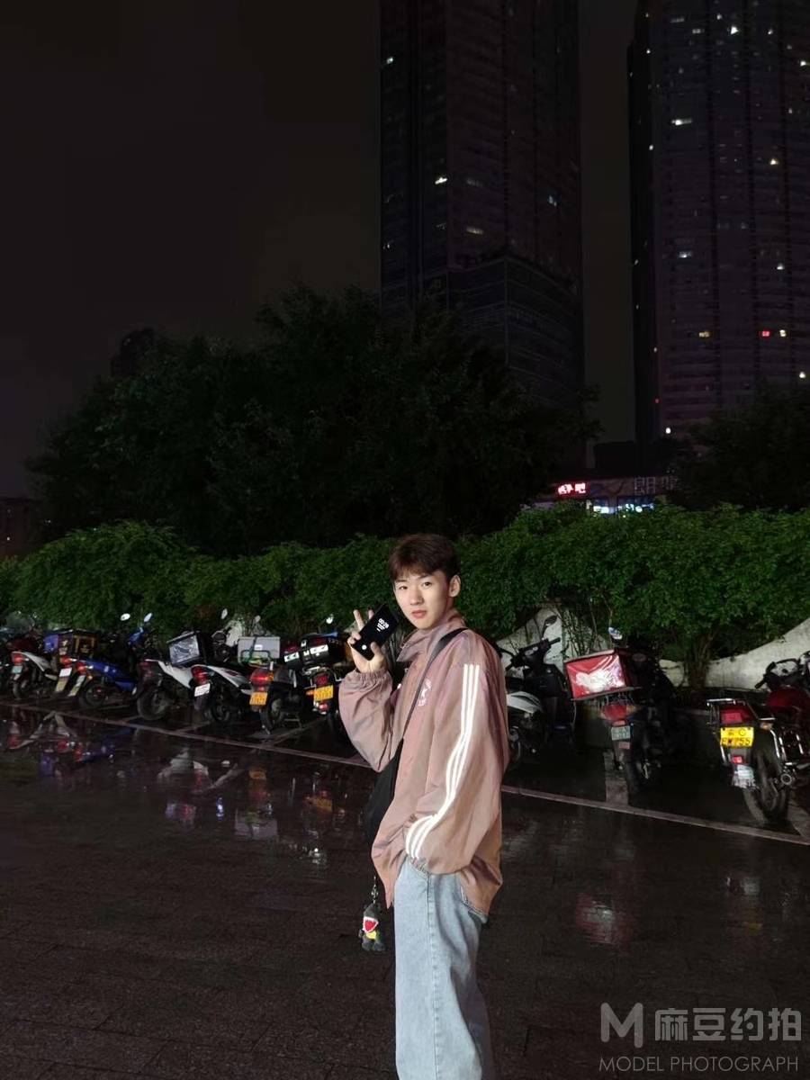 夜景模特