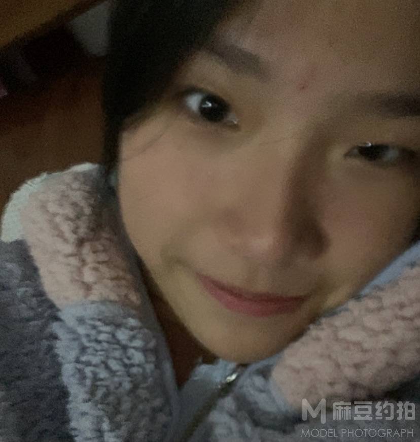 黑白模特