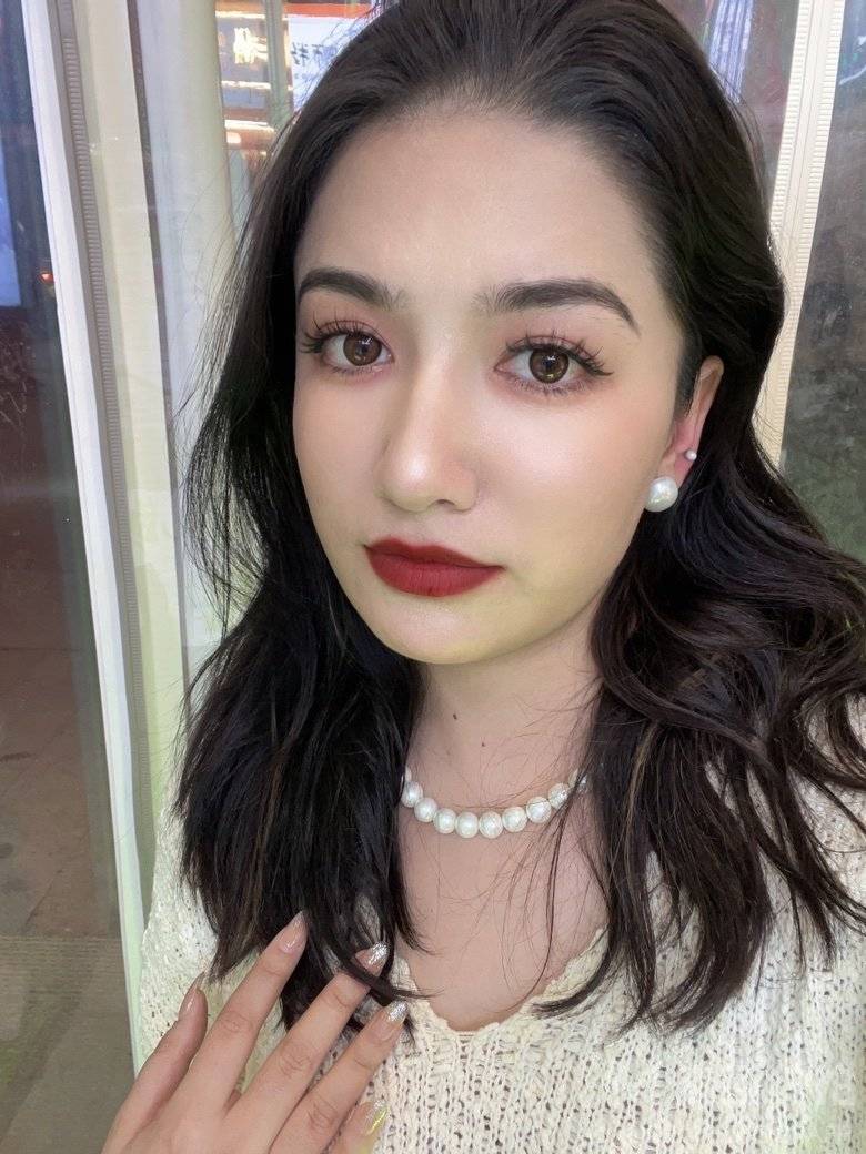 妆容模特
