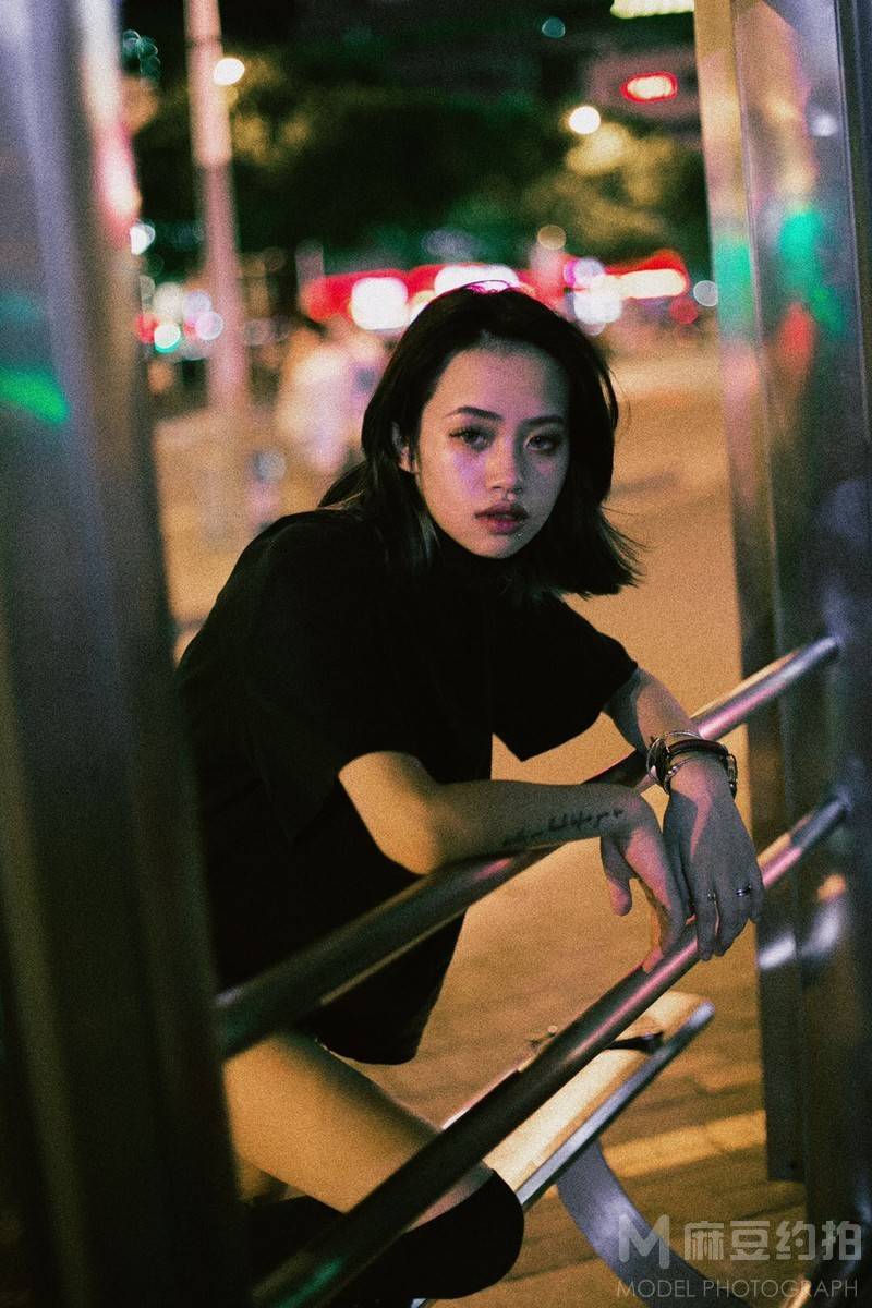 情绪模特
