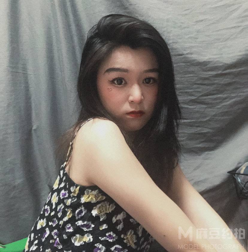 黑白模特