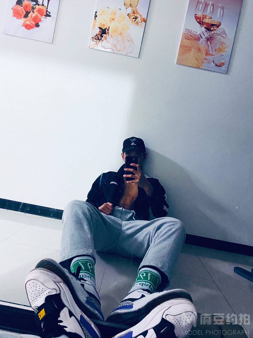 情绪模特