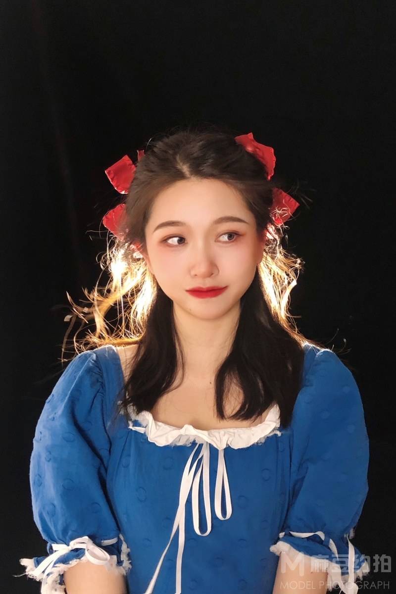 妆容模特