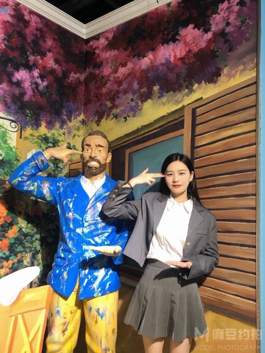 校园模特