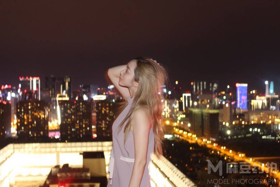 夜景模特