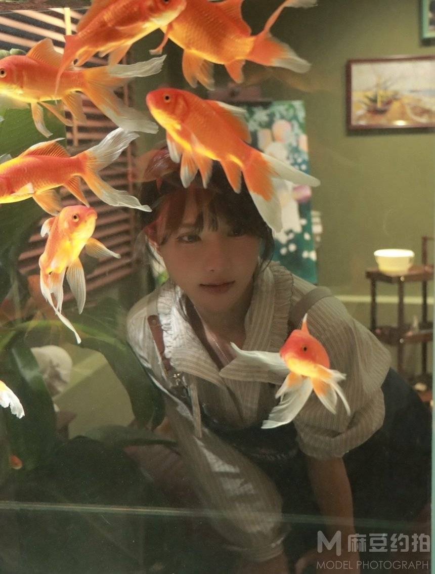 情绪模特