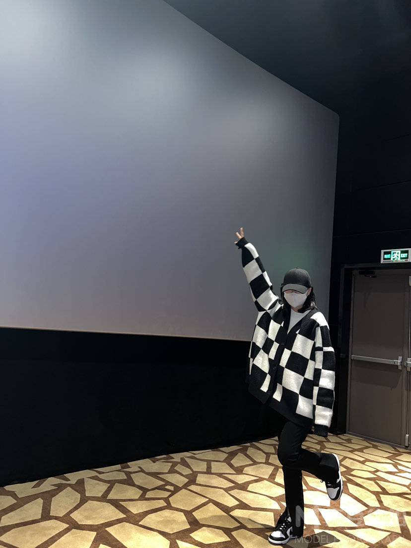 黑白模特