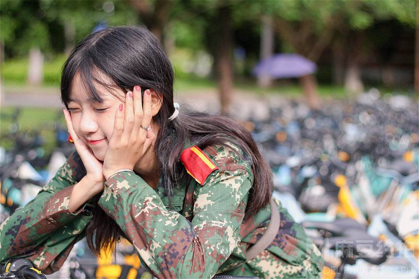校园模特
