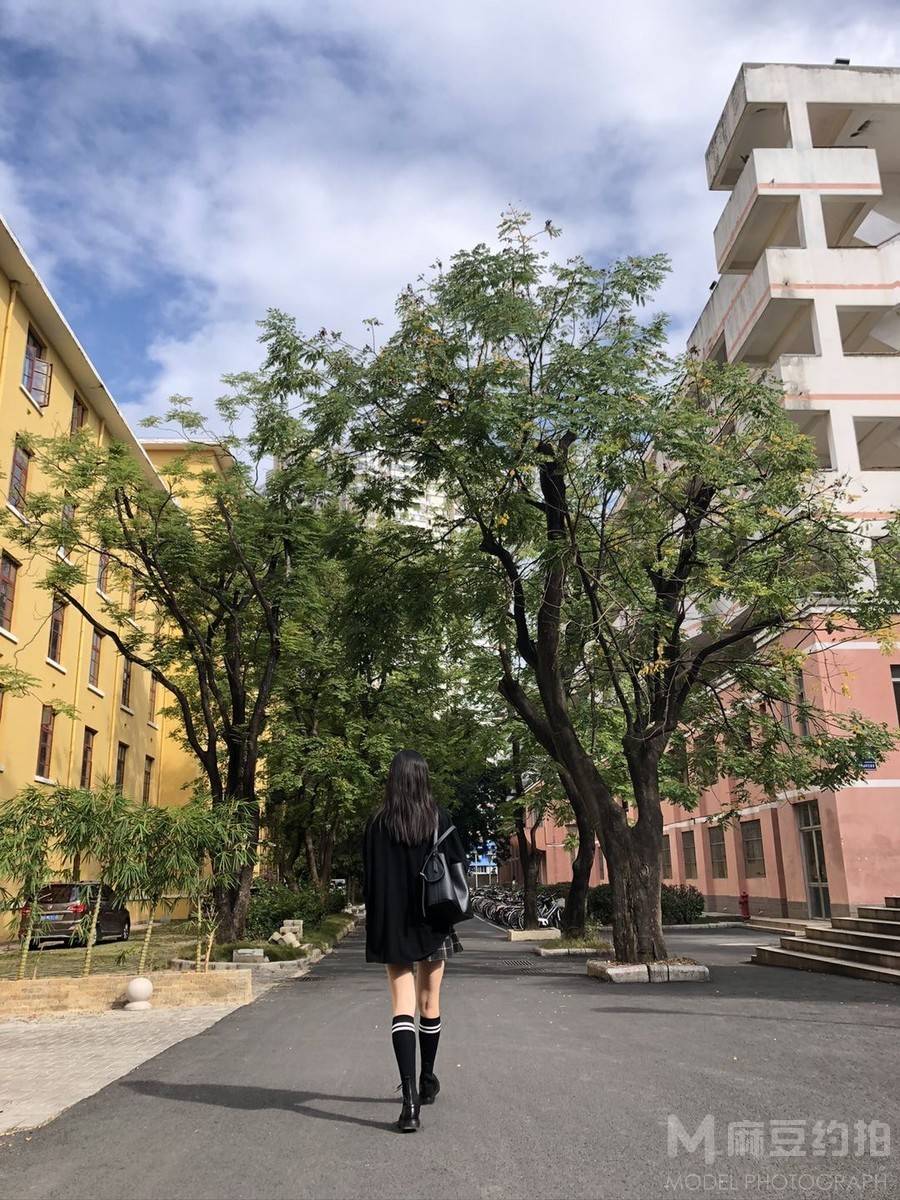 校园模特