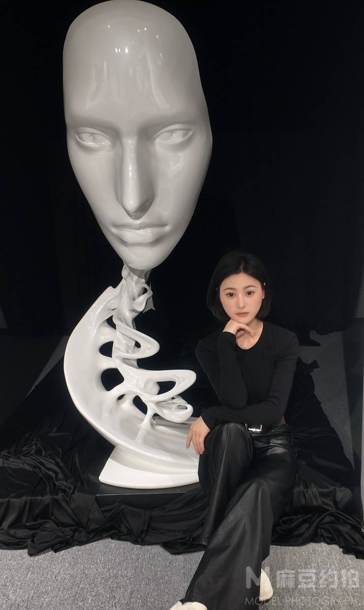 黑白模特