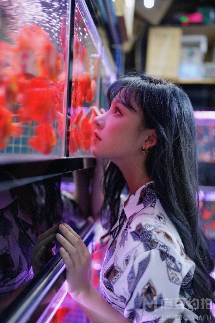 情绪模特