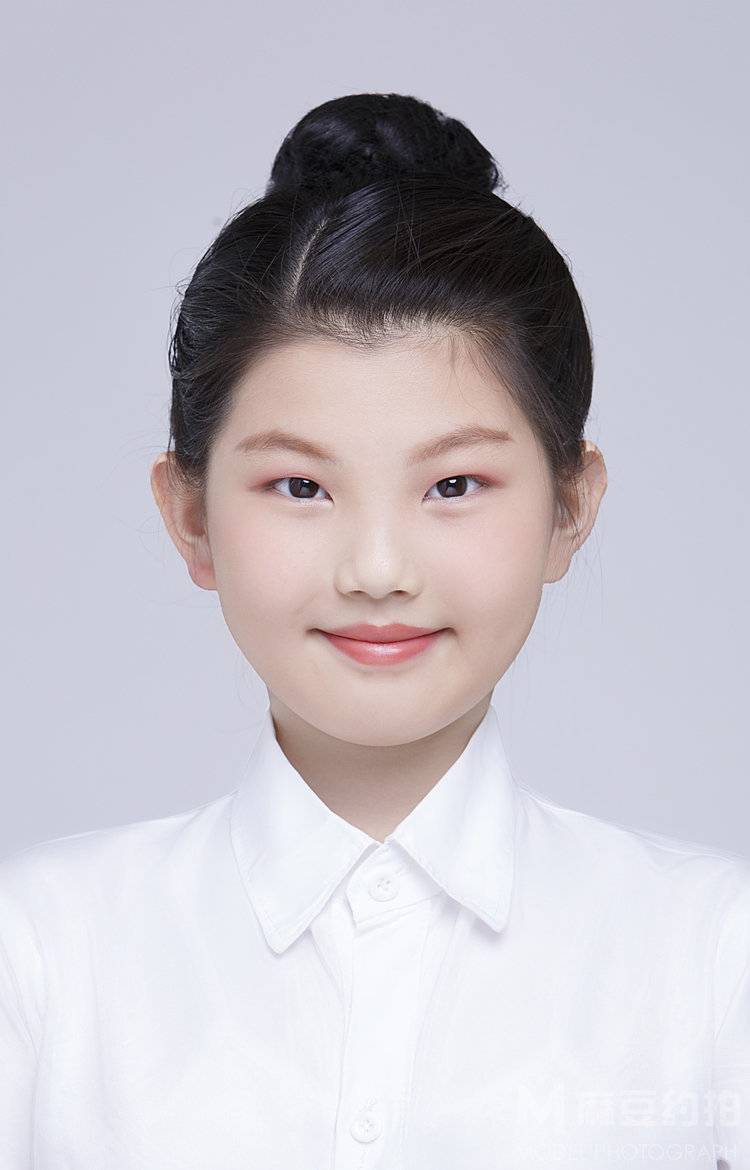 黑白模特