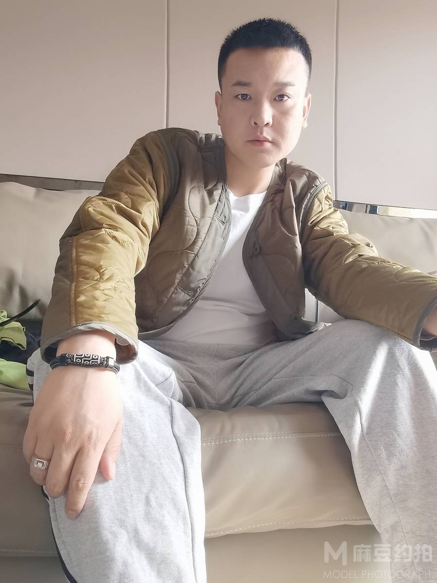 纪实模特