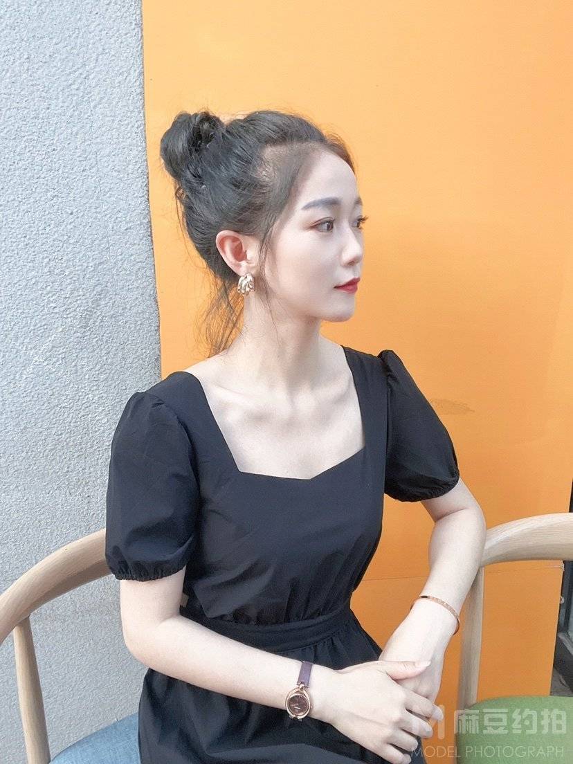 黑白模特