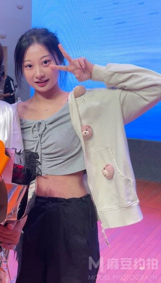 校园模特