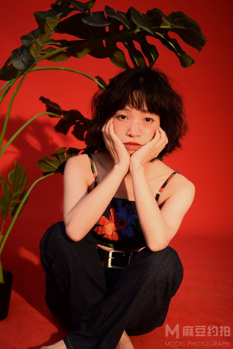 情绪模特