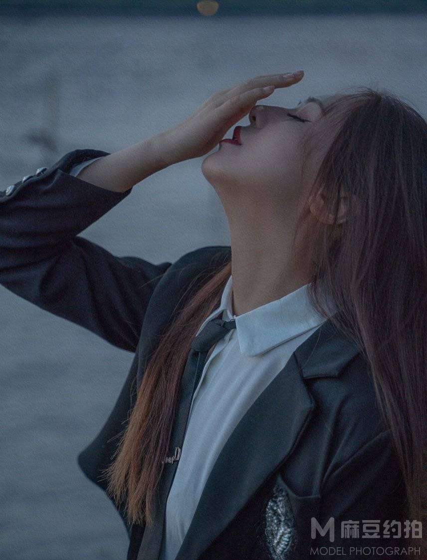 情绪模特