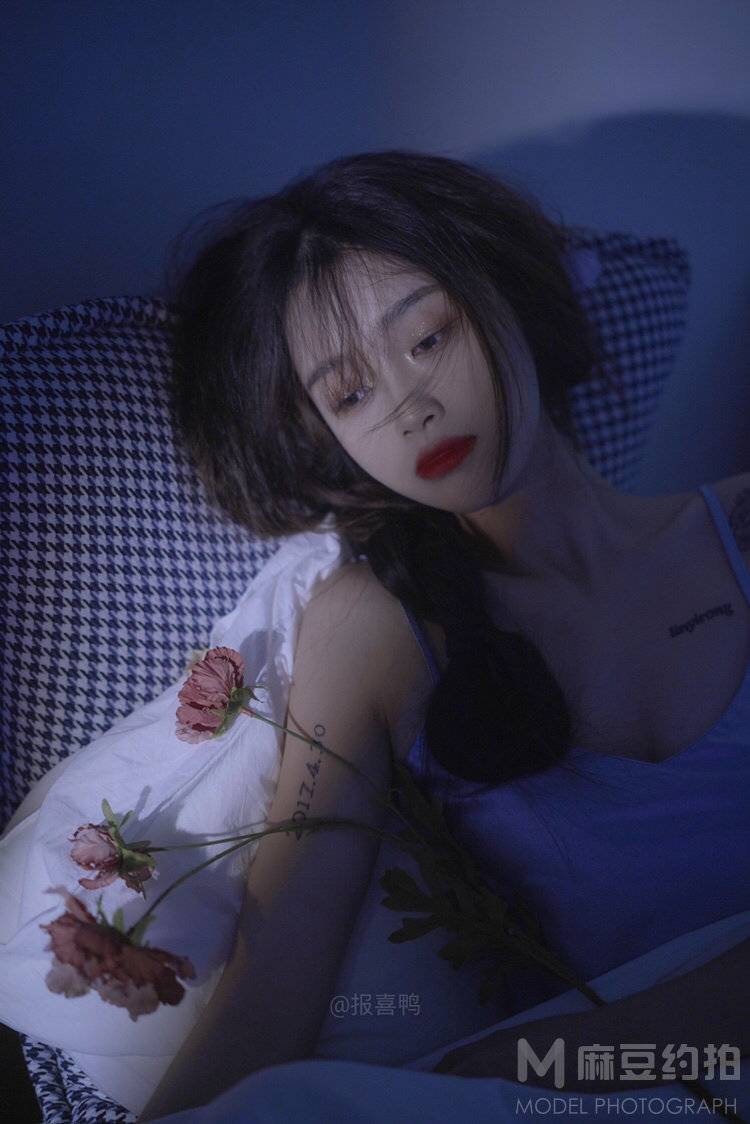 情绪模特