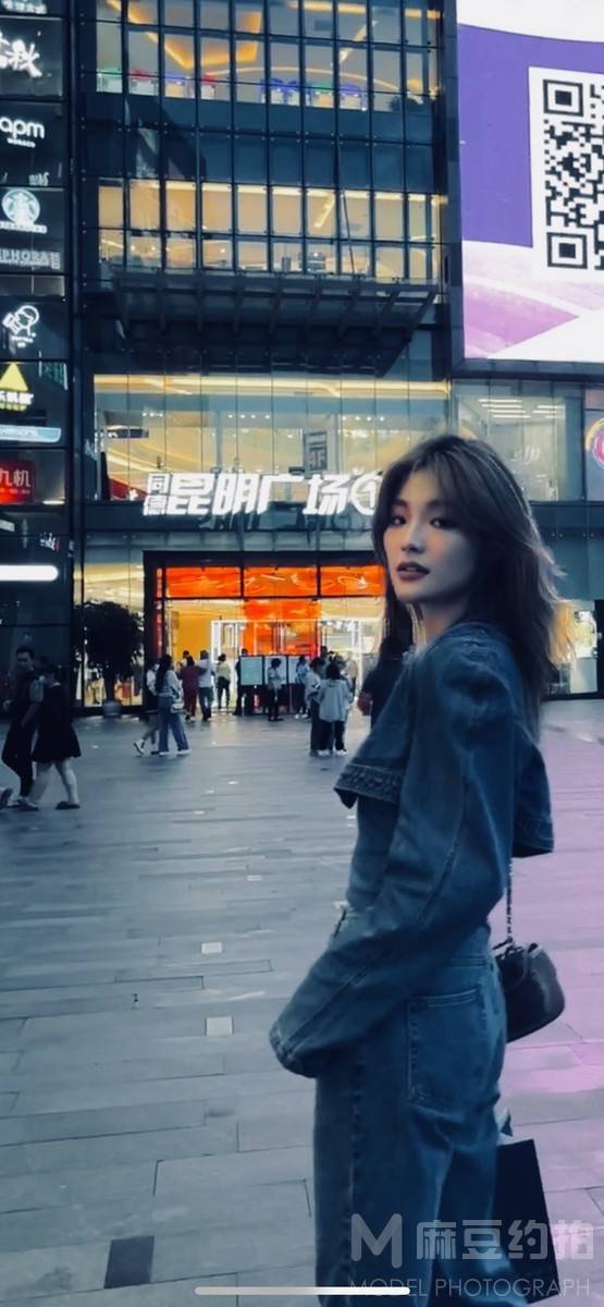 黑白模特