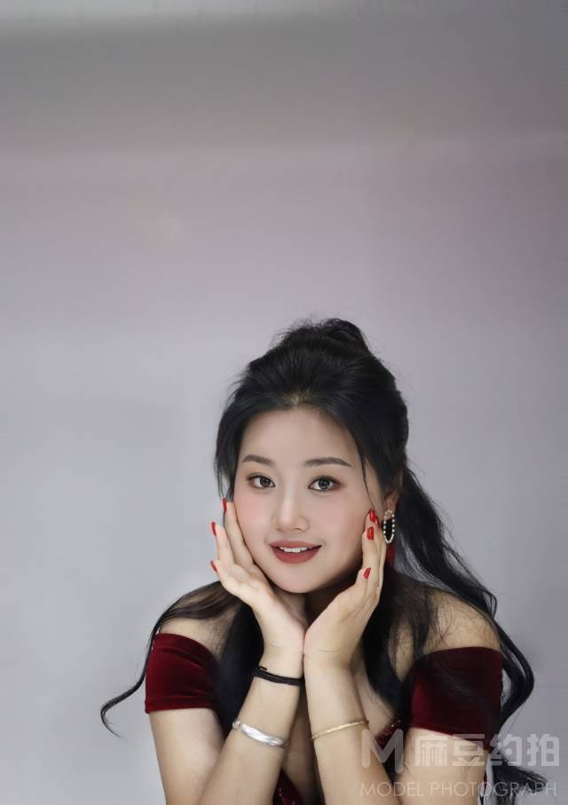 妆容模特