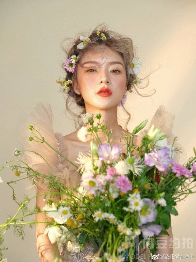 妆容模特