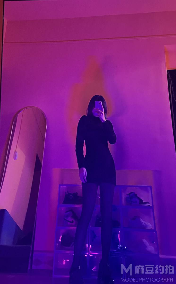 黑白模特