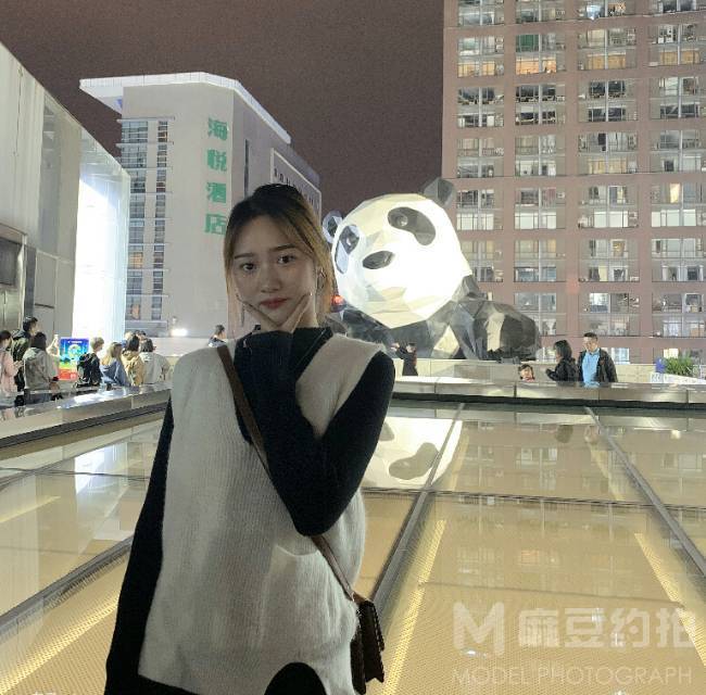 校园模特