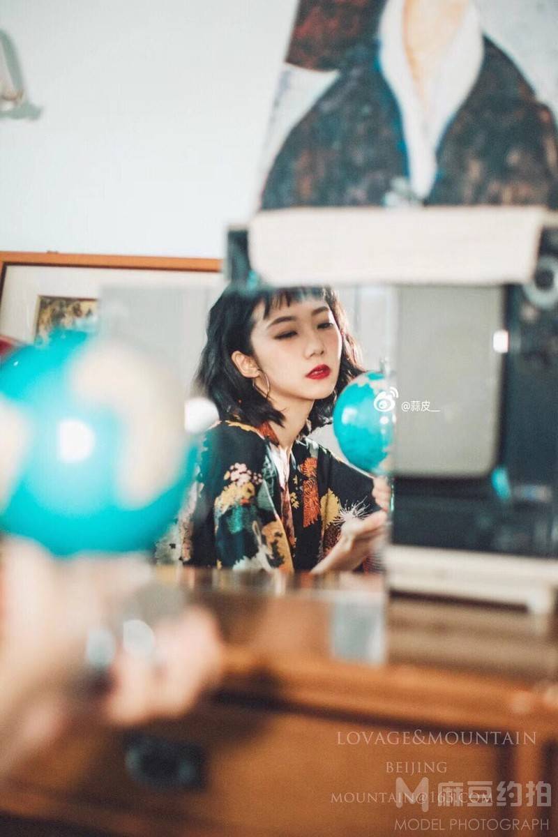 情绪模特