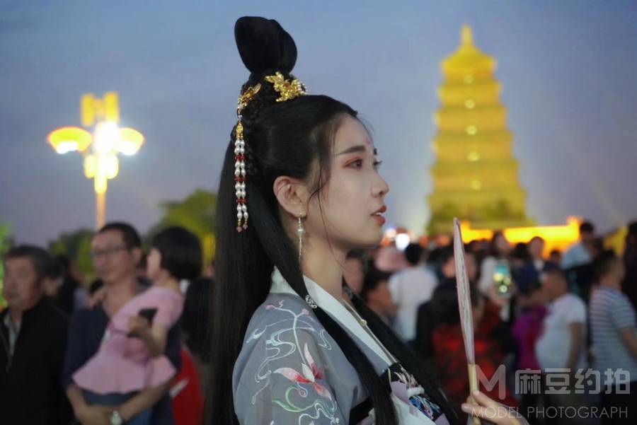 汉服模特