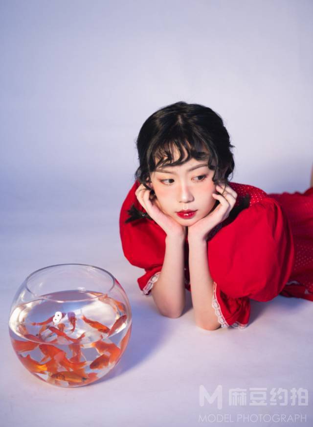 情绪模特